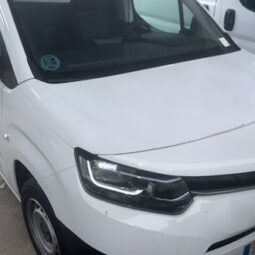 
										TOYOTA PROACE CITY FURGON 1.5 D 100CV 2022 full									