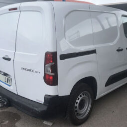 
										TOYOTA PROACE CITY FURGON 1.5 D 100CV 2022 full									