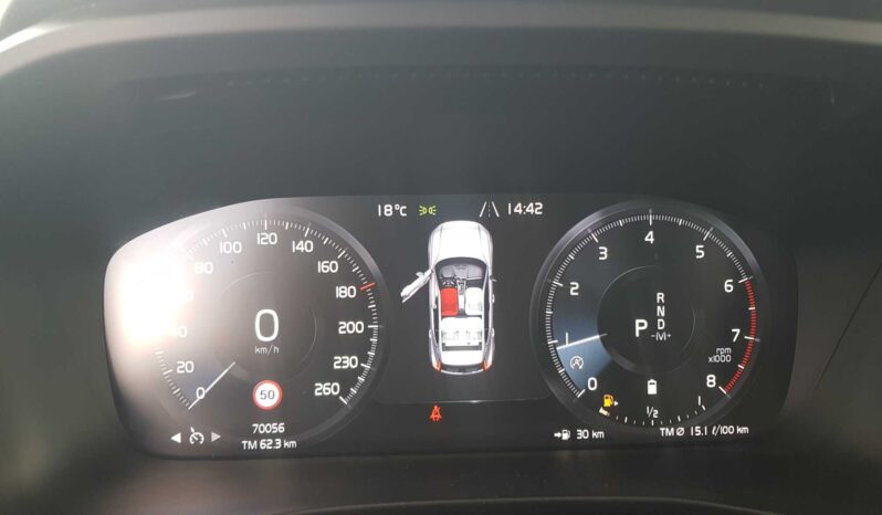 
								VOLVO XC40 MOMENTUM PRO B4 2.0 197CV AWD AUT 2021 full									